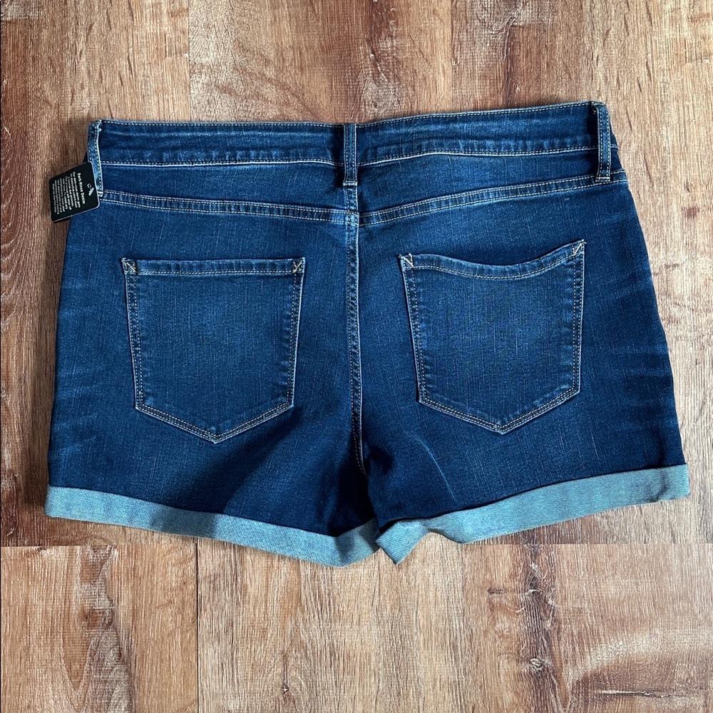 A.n.a Mid-Rise Denim Shorts - Picture 4 of 7